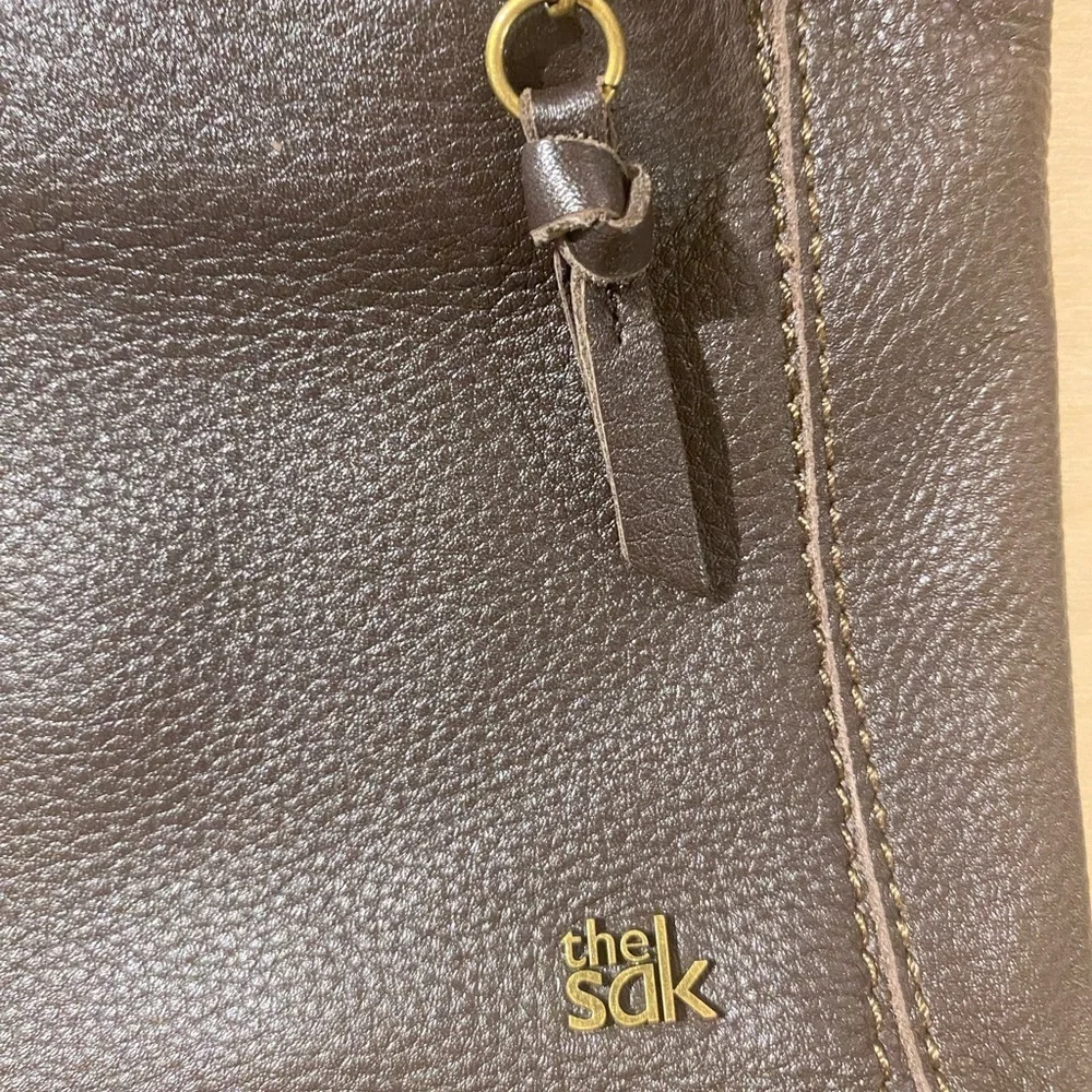The Sak Stylish Black Leather Crossbody Bag (QM)